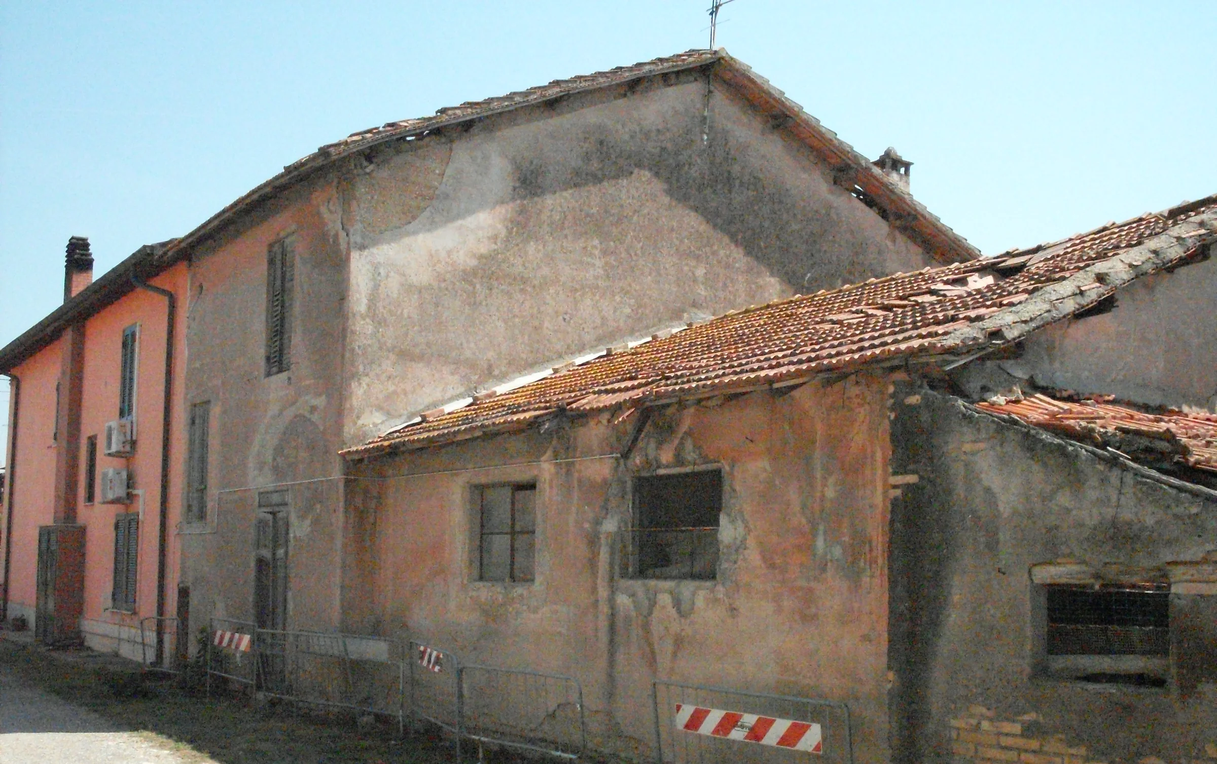 Fabbricato storico prima del recupero